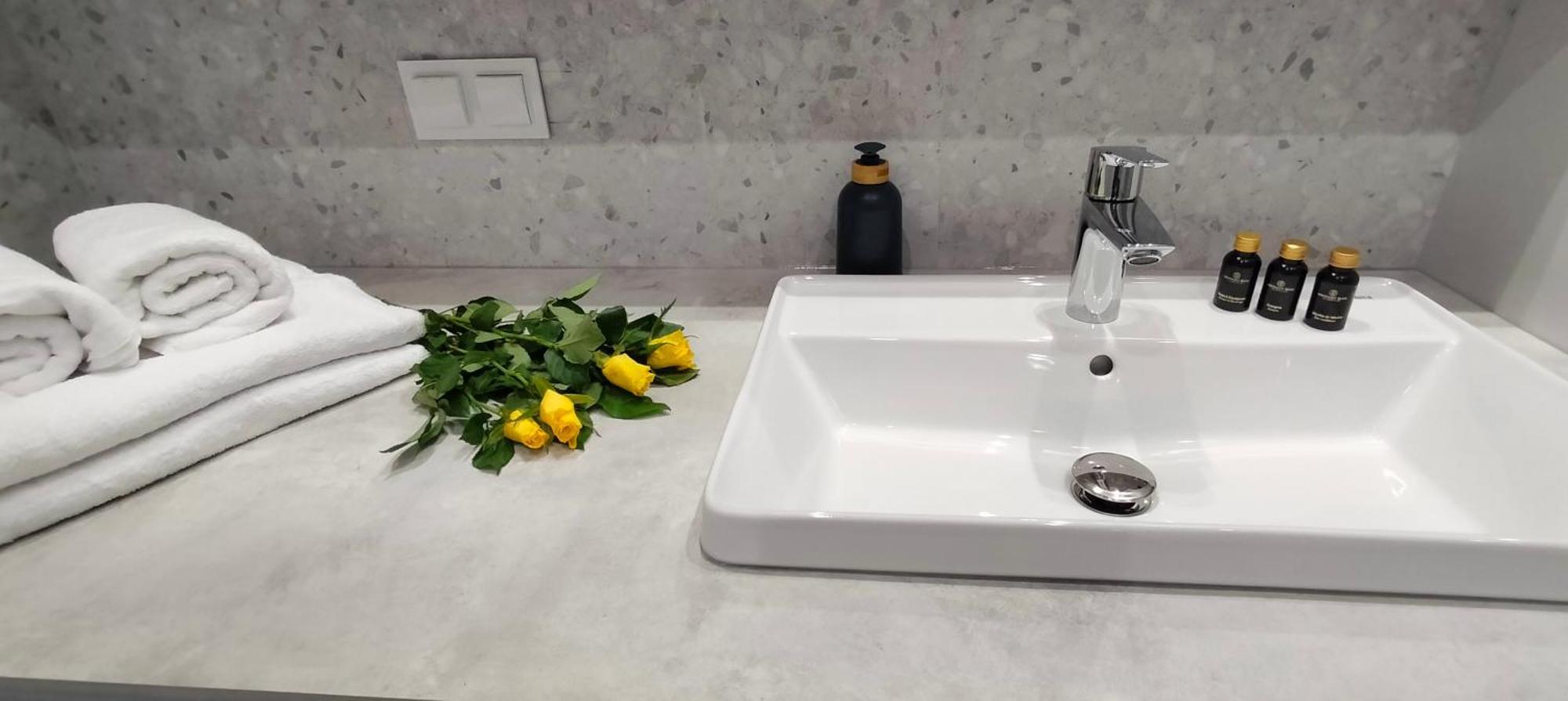 Cicha Przystan Apartamenty Whiteblue Sauna&Fitness&Parking Kołobrzeg Buitenkant foto